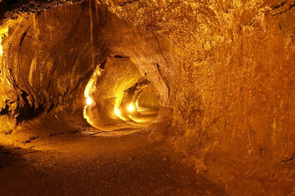 Lava tube - Volcanoes National Park, Hawaii (Big Island), Hawaii, 31.10.2013